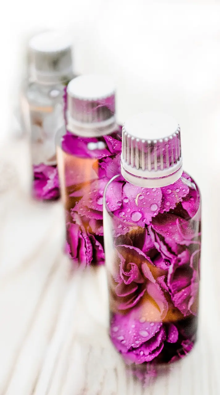 15 essential oils that smell amazing with vetiver a